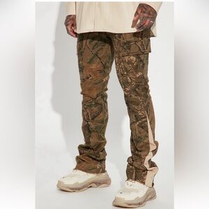 Fashion Nova Men's Camo Stacked Cargo Jeans